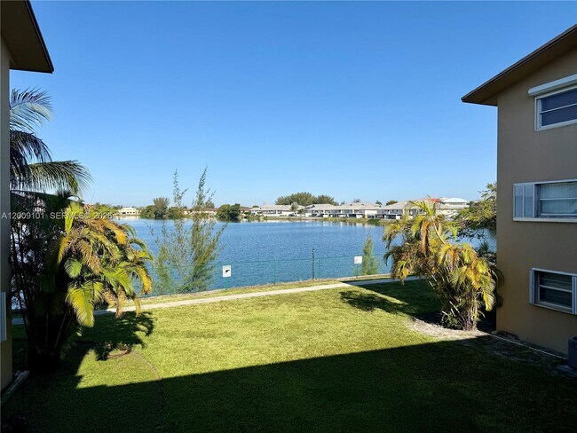 Building Photo - 160 Royal Palm Rd