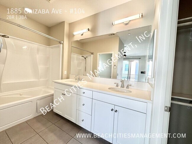 Building Photo - 1885 N Orizaba Ave