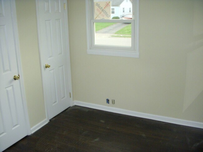 Building Photo - **REMODELED 2-BEDROOM HOUSE!**