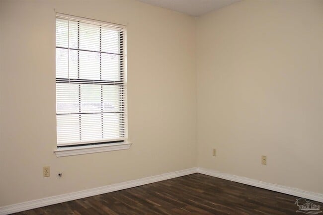 Building Photo - 7608 Wilshire Rd