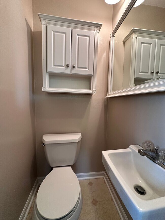 Building Photo - Exclusively Offered By Muse Realty Rentals...