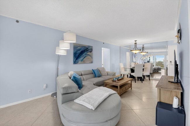 Building Photo - 3215 S Ocean Blvd