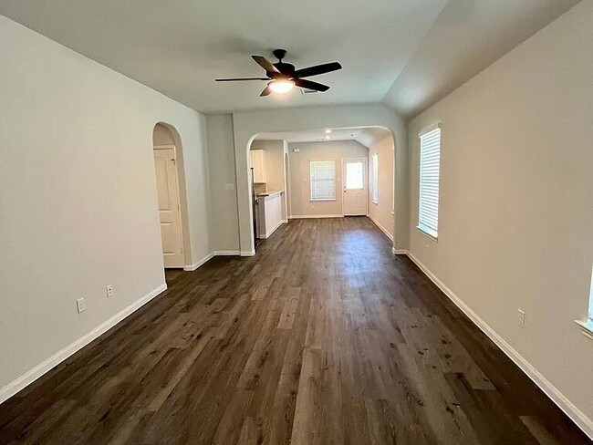 Building Photo - 973 Rice Dr