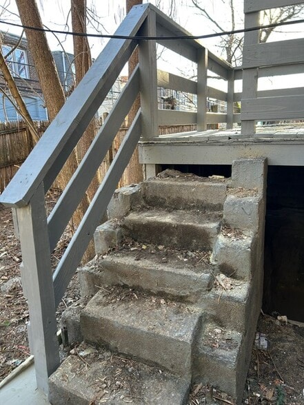 Building Photo - 5824 Florence Ave