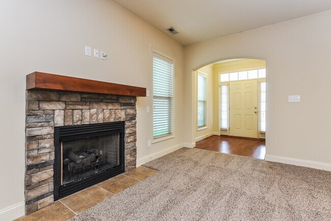Building Photo - 12 Wensley Ct
