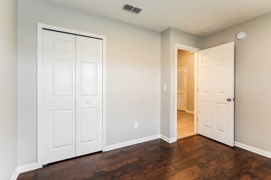 Building Photo - 146 N Aberdeenshire Dr