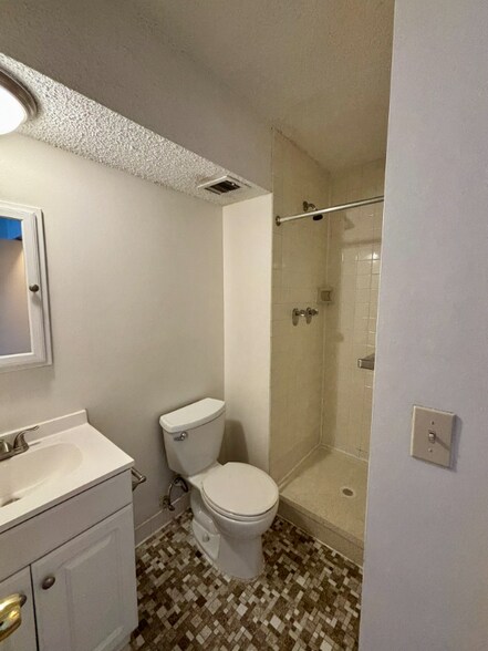 Building Photo - 1400 Millersport Hwy