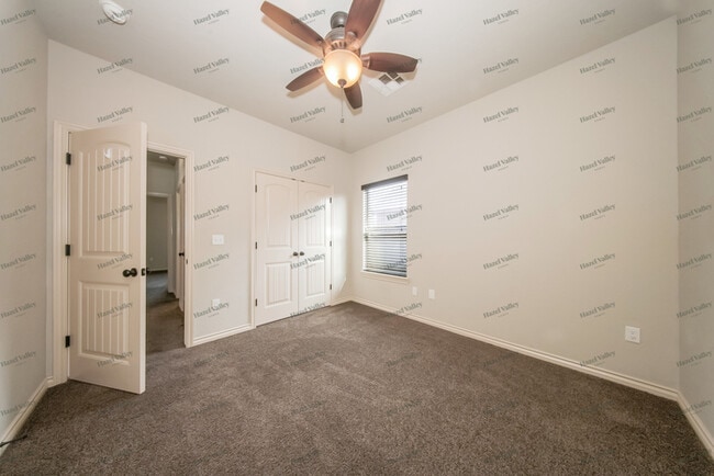 Building Photo - 20551 Frontier Ave