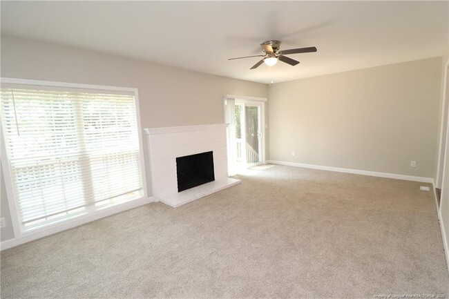 Building Photo - 104 Rainmist Cir