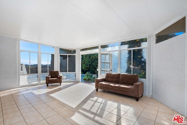 Building Photo - 3340 Alabama St