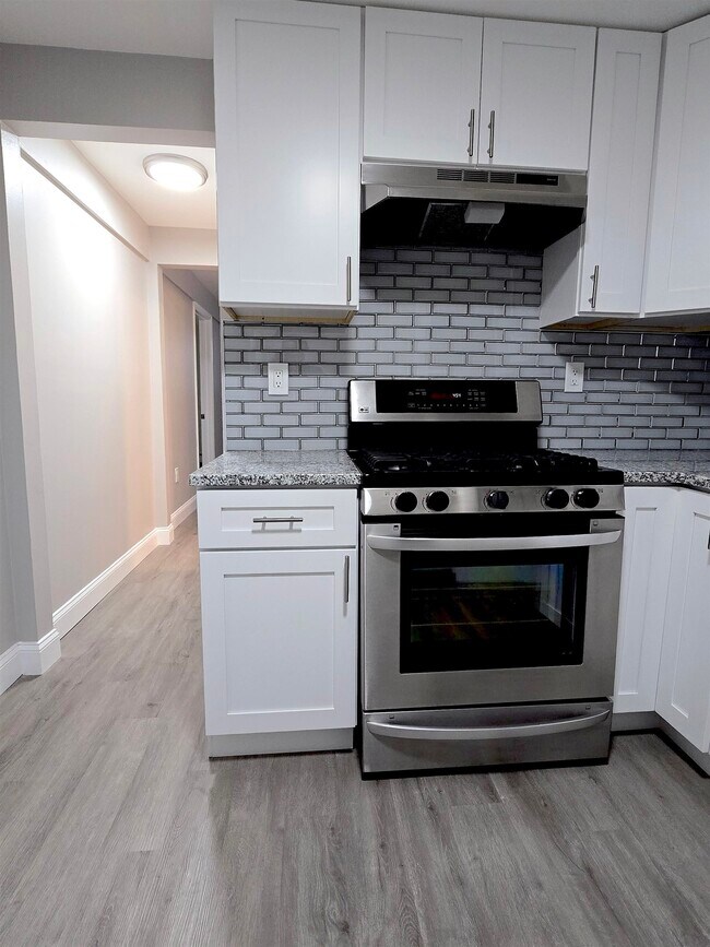 Building Photo - 18 68th St