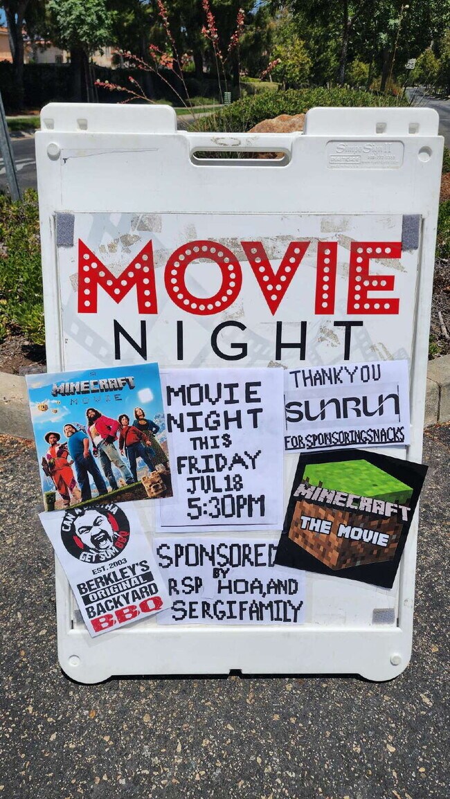 Building Photo - Gorgeous home on the Golf Course in a gated community.