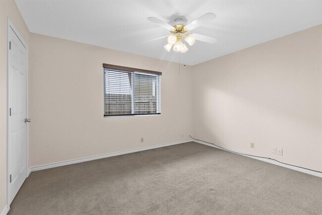 Building Photo - 2630 Gwendolyn Ln