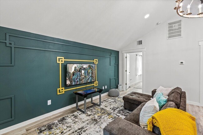Building Photo - 5423 Avenue R