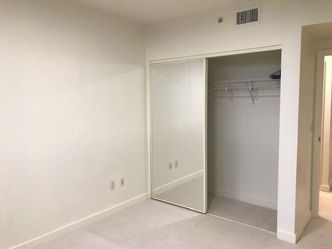 Building Photo - $3,100- 2 BR/1 Bath/1 Parking - Partly Furnished 10th Floor Keola La'i unit in Kaka'ako