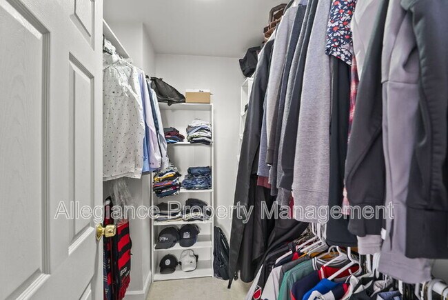 Building Photo - 5340 Holmes Run Pkwy