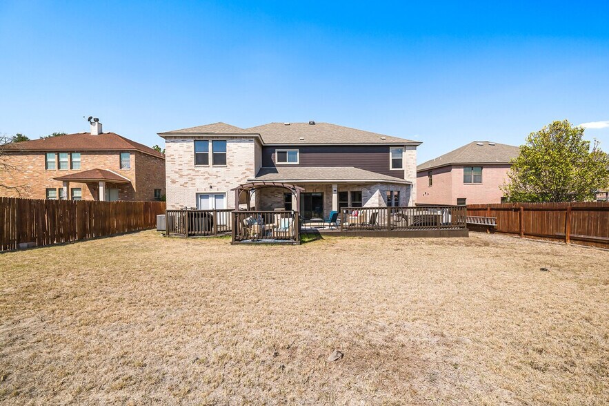 Building Photo - 311 Evening Grosbeak Dr