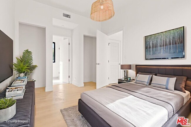 Building Photo - 2671 Benedict St