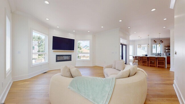 Building Photo - 31 Seaside Ct