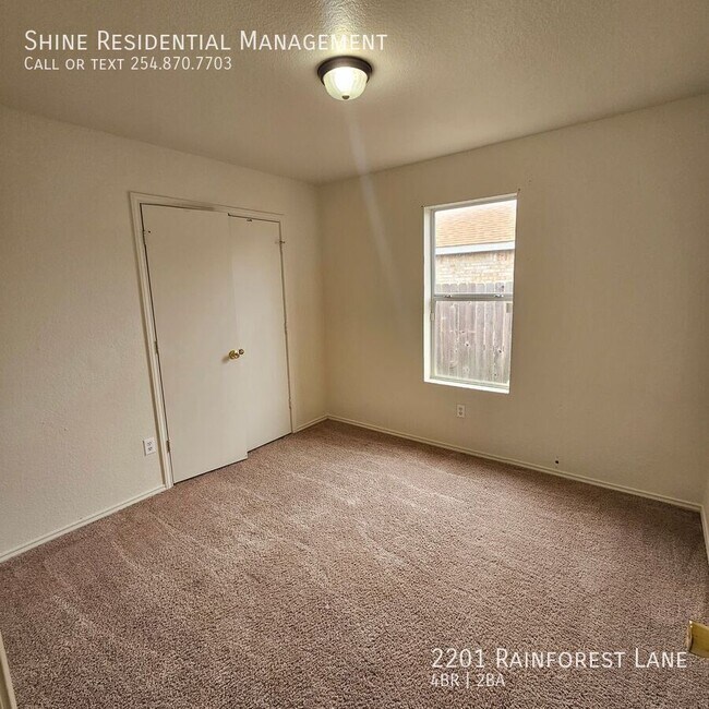 Building Photo - 2201 Rainforest Ln