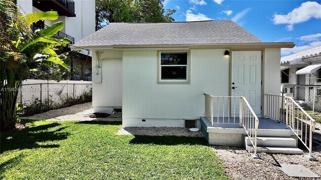 Building Photo - 1721 Fletcher St