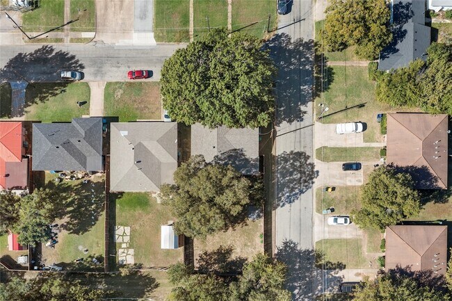 Building Photo - 2221 N Alexander St