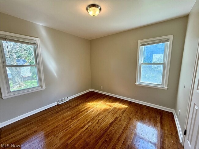 Building Photo - 857 Kennebec Ave