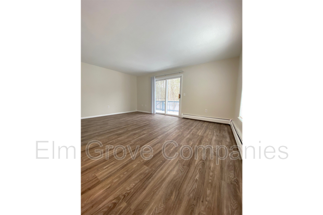 Building Photo - 7 Darby Field Common