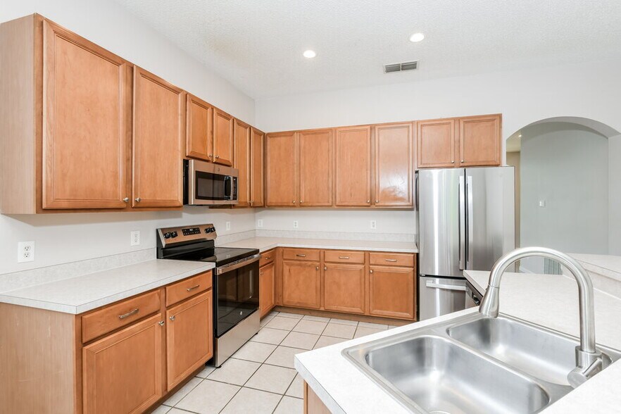 Building Photo - 1034 Cherry Valley Way