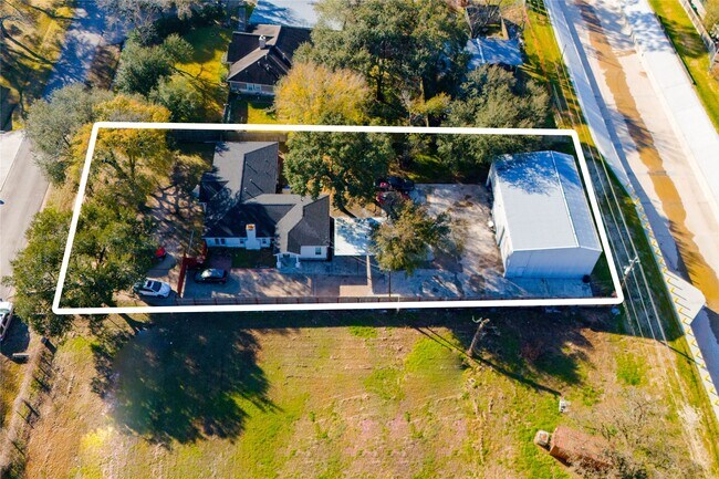 Building Photo - 11407 Iberia Dr