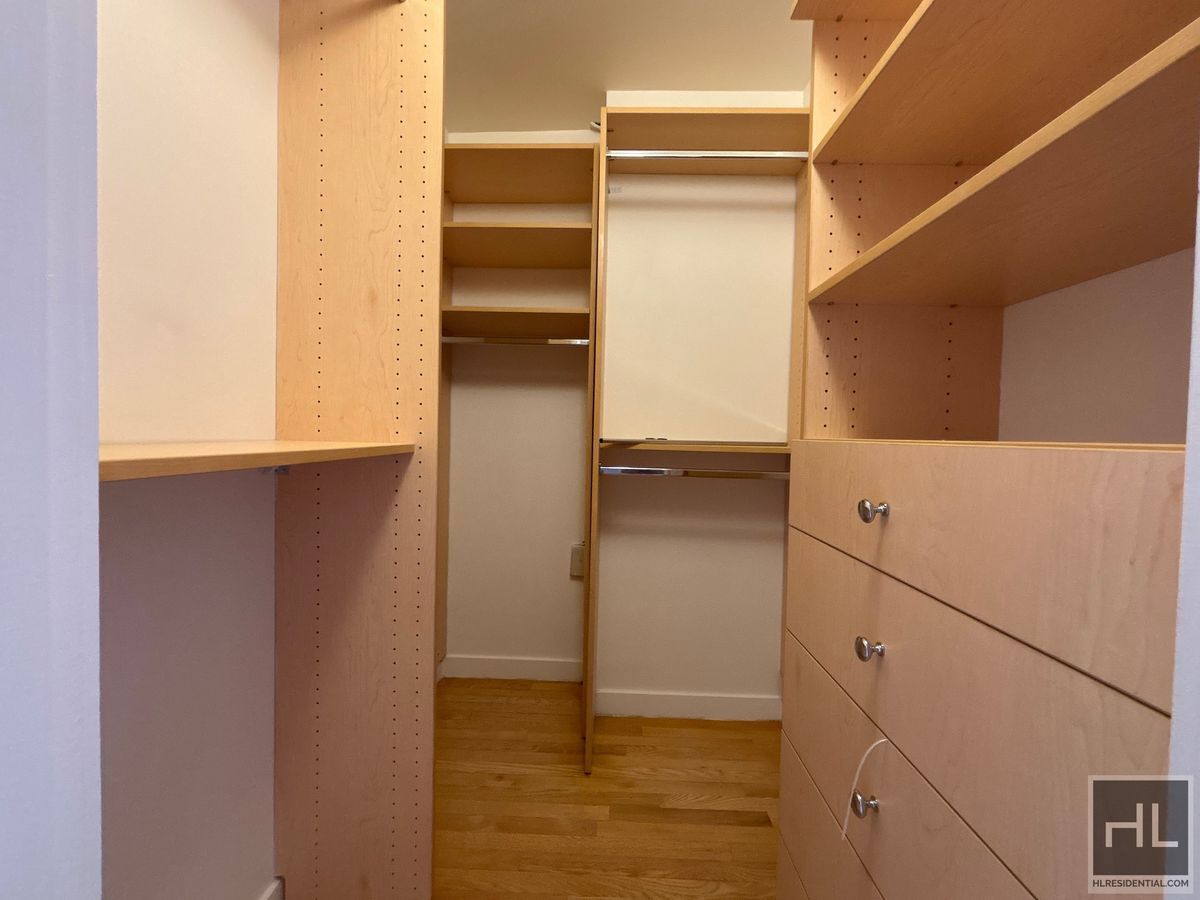 Building Photo - Fourth Avenue