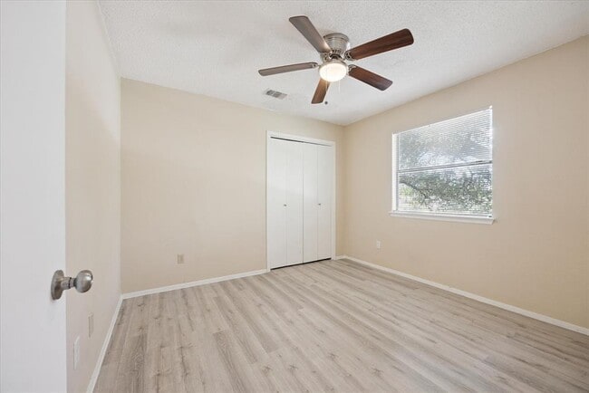 Building Photo - 2807 W Slaughter Ln