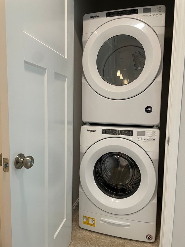 Building Photo - 1112 West Creek Lane