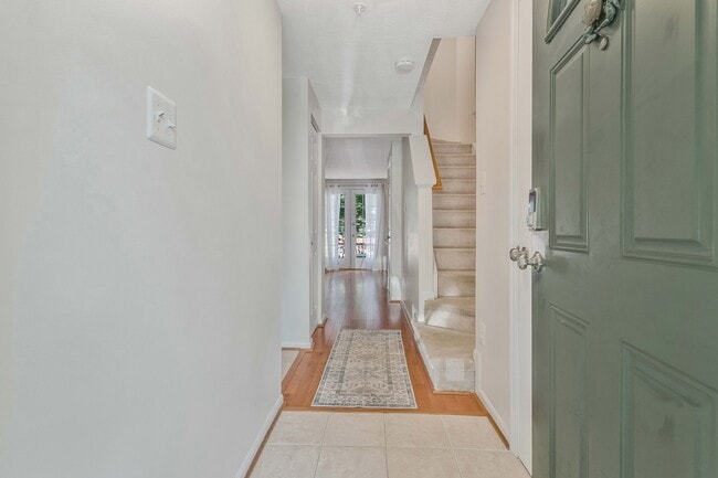 Building Photo - 1226 Quaker Ridge Dr