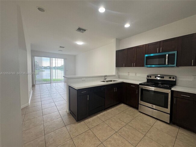 Building Photo - 1415 NW 34th Way