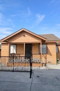 Building Photo - 1157 S Townsend Ave