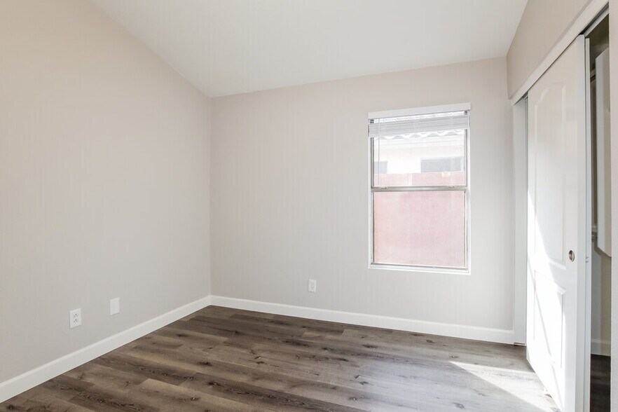 Building Photo - 15285 W Melissa Ln