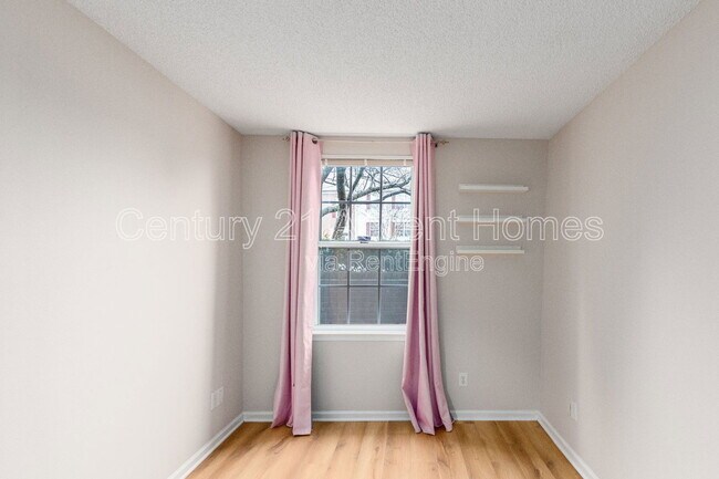 Building Photo - 12113 Greenway Ct