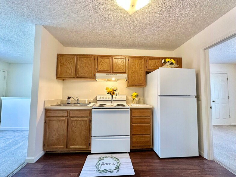 Building Photo - 801 Old Gray Station Rd