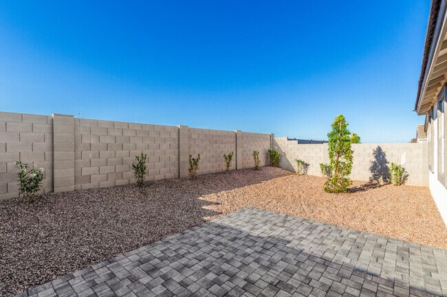 Building Photo - 17824 W Vogel Ave