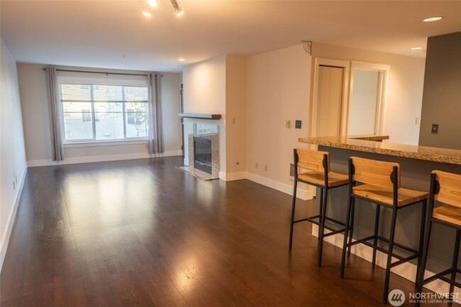 Building Photo - 2Bd/2Ba Seattle Condo