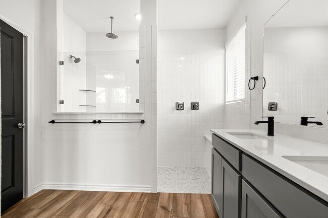 Building Photo - 14368 Cedar Shadow Dr