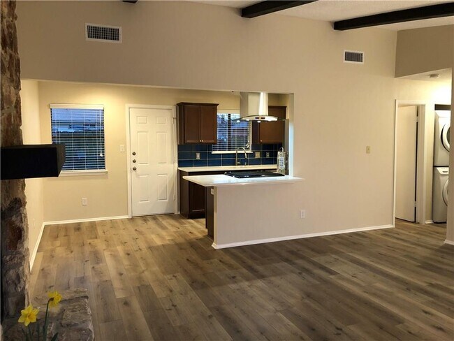 Building Photo - 2104 Conestoga Trail