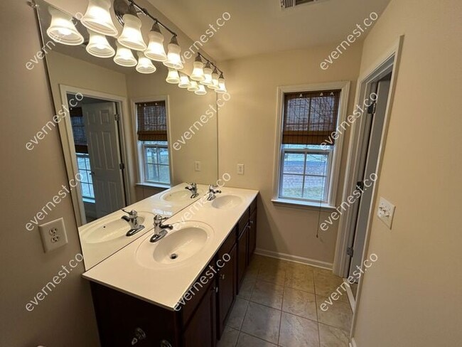 Building Photo - 2171 Weldonberry Dr