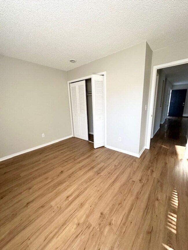 Building Photo - 4502 Picturesque Cir