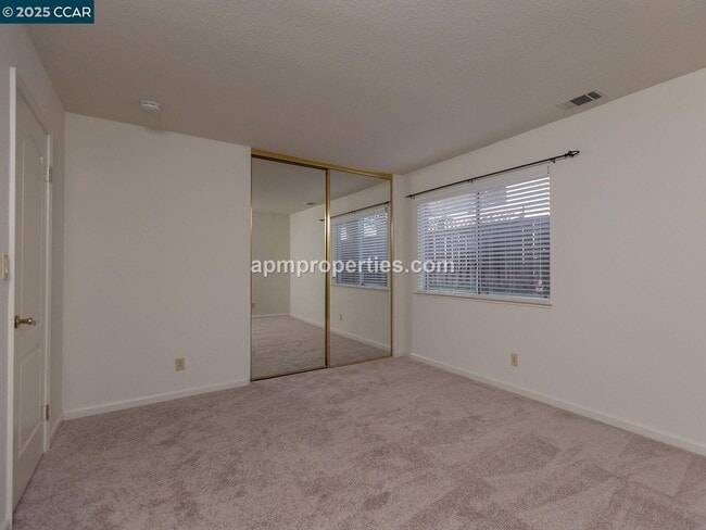 Building Photo - 4112 Creekpoint Ct