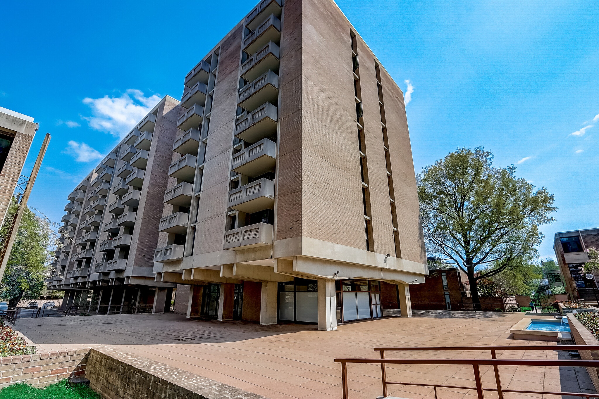 Building - 240 M St SW