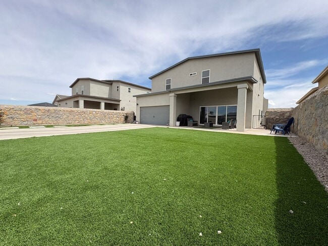Building Photo - FAR EASTSIDE HOME FOR RENT