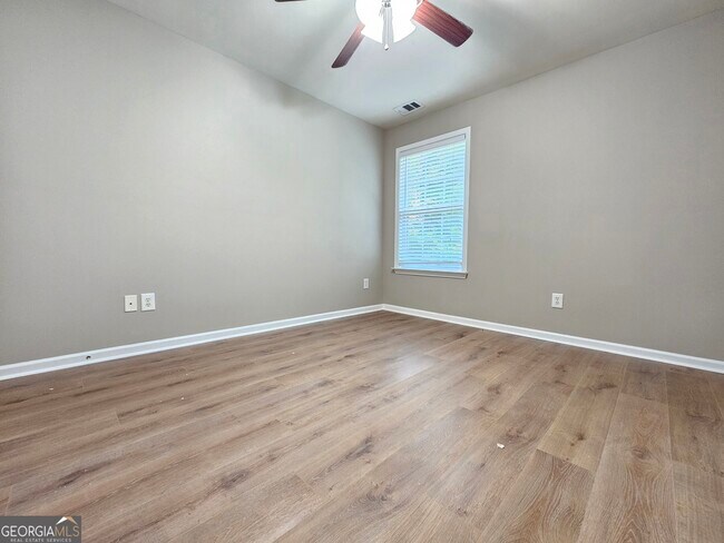 Building Photo - 6162 Deluna Way