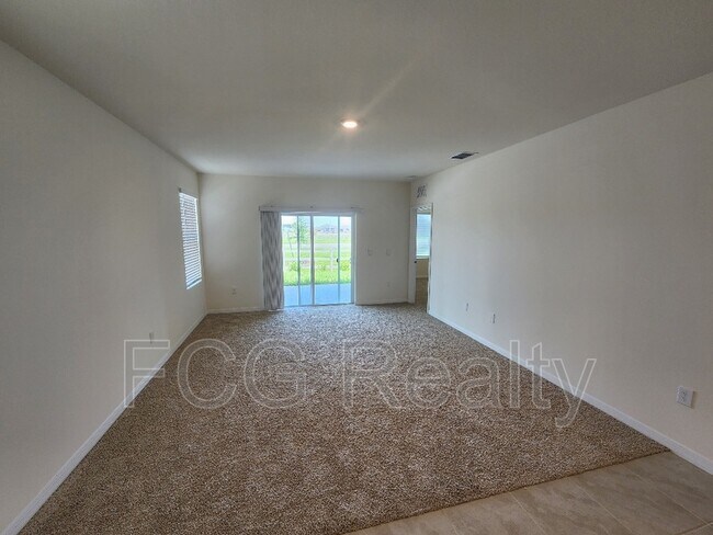 Building Photo - 3671 Giorgio Dr